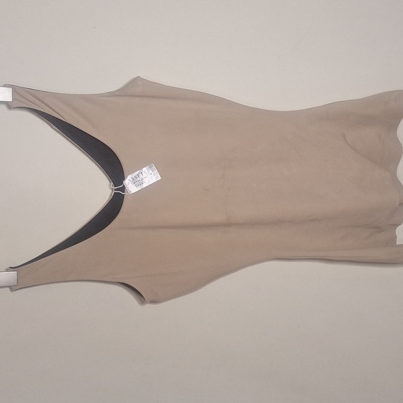 Spanx Assets Red Hot Lable Reversible Shaping Tank Top Size M - Picture 6 of 8